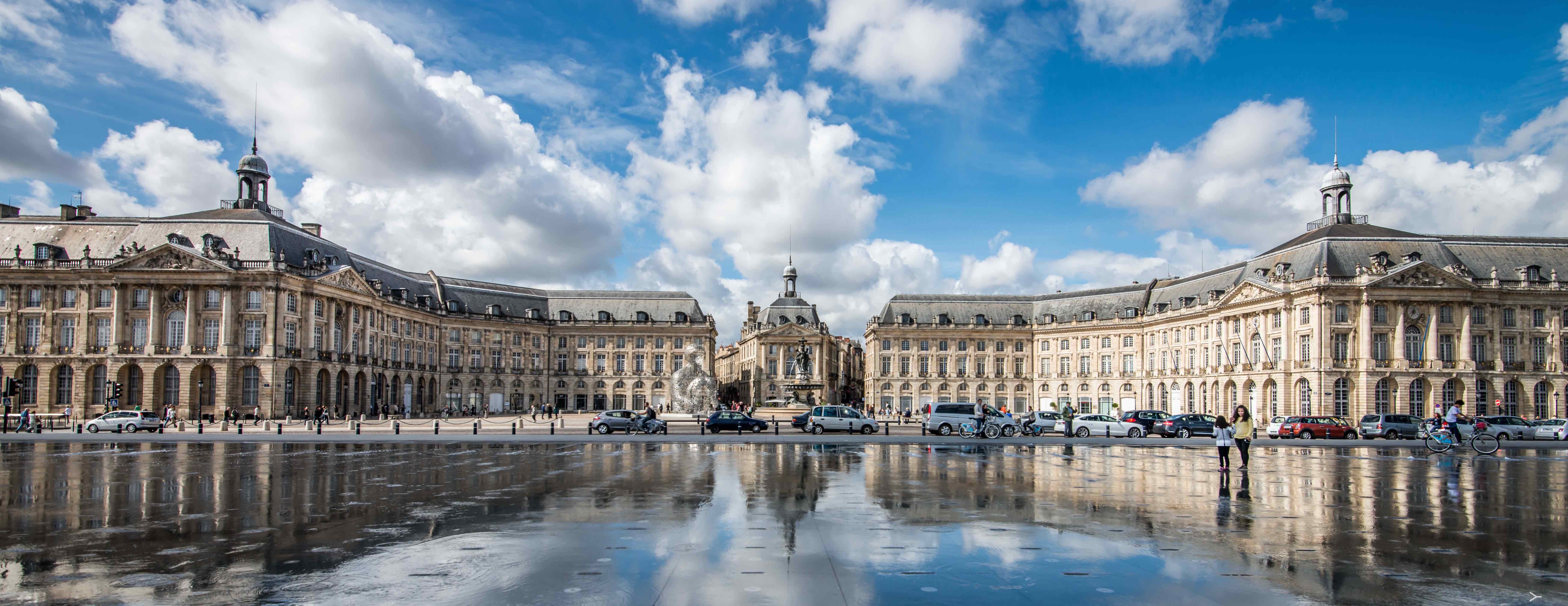 Place de la bourse C Ian Grandjean Flickr copie 694a5b95b52763.34092454.jpg