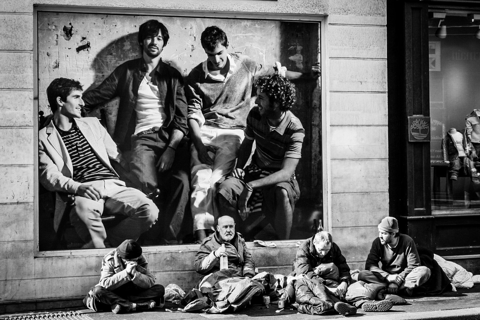 look at me laure chemla 69444e9a27a170.27539585.jpg