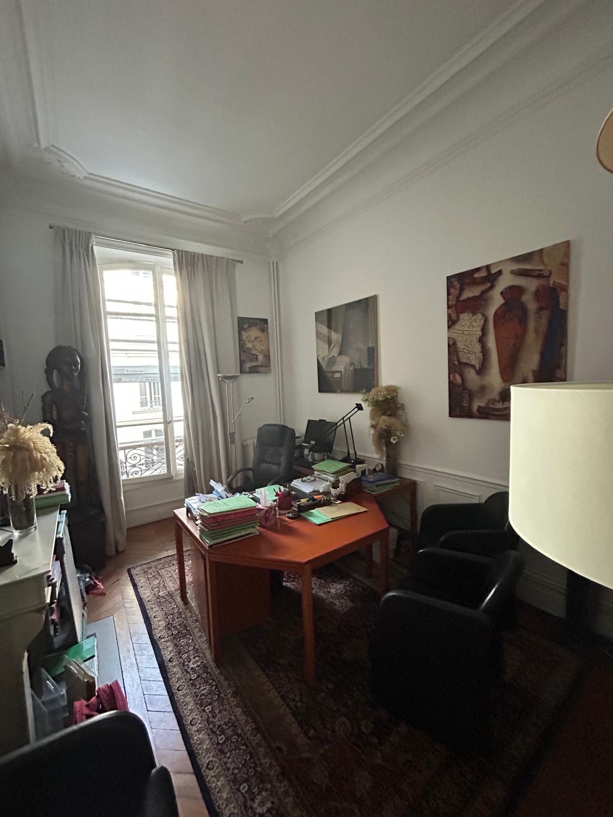 Petit bureau