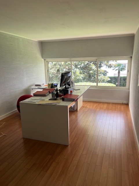 Bureau à l'étage vue jardin