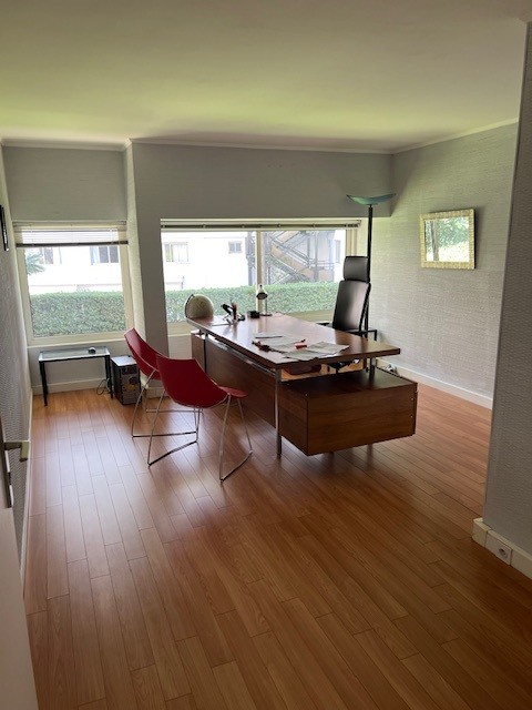 Bureau à l'étage vue jardin